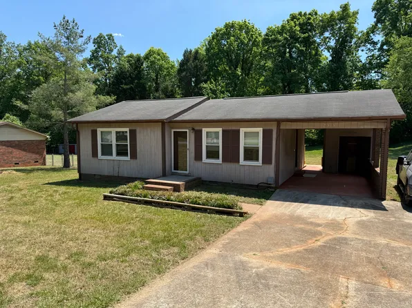2313 Starbrooke Dr, Newton, NC 28658