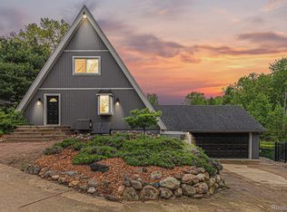 2126 Norton Rd, Howell, MI 48843