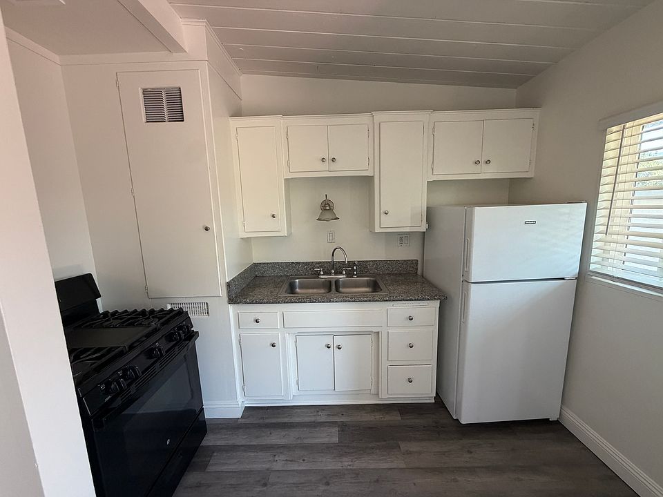 1st image of 305 N Signal St APT 5