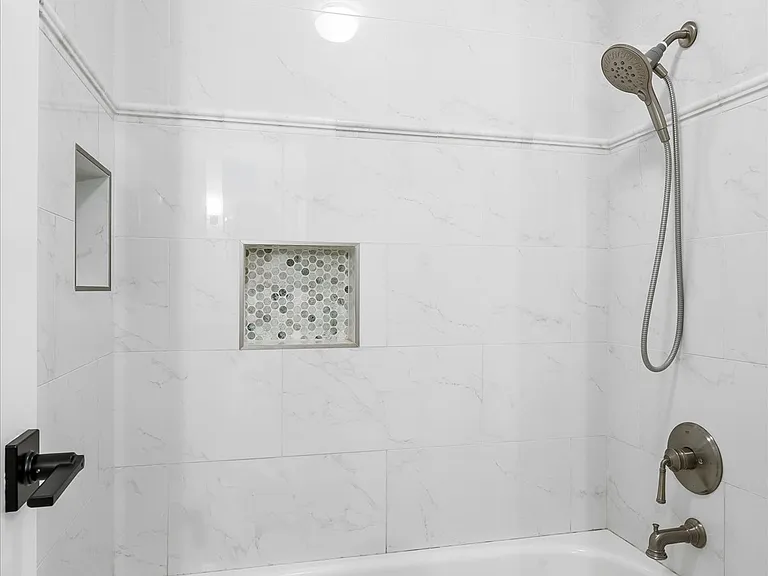 2815 S Locust St — Photo 27