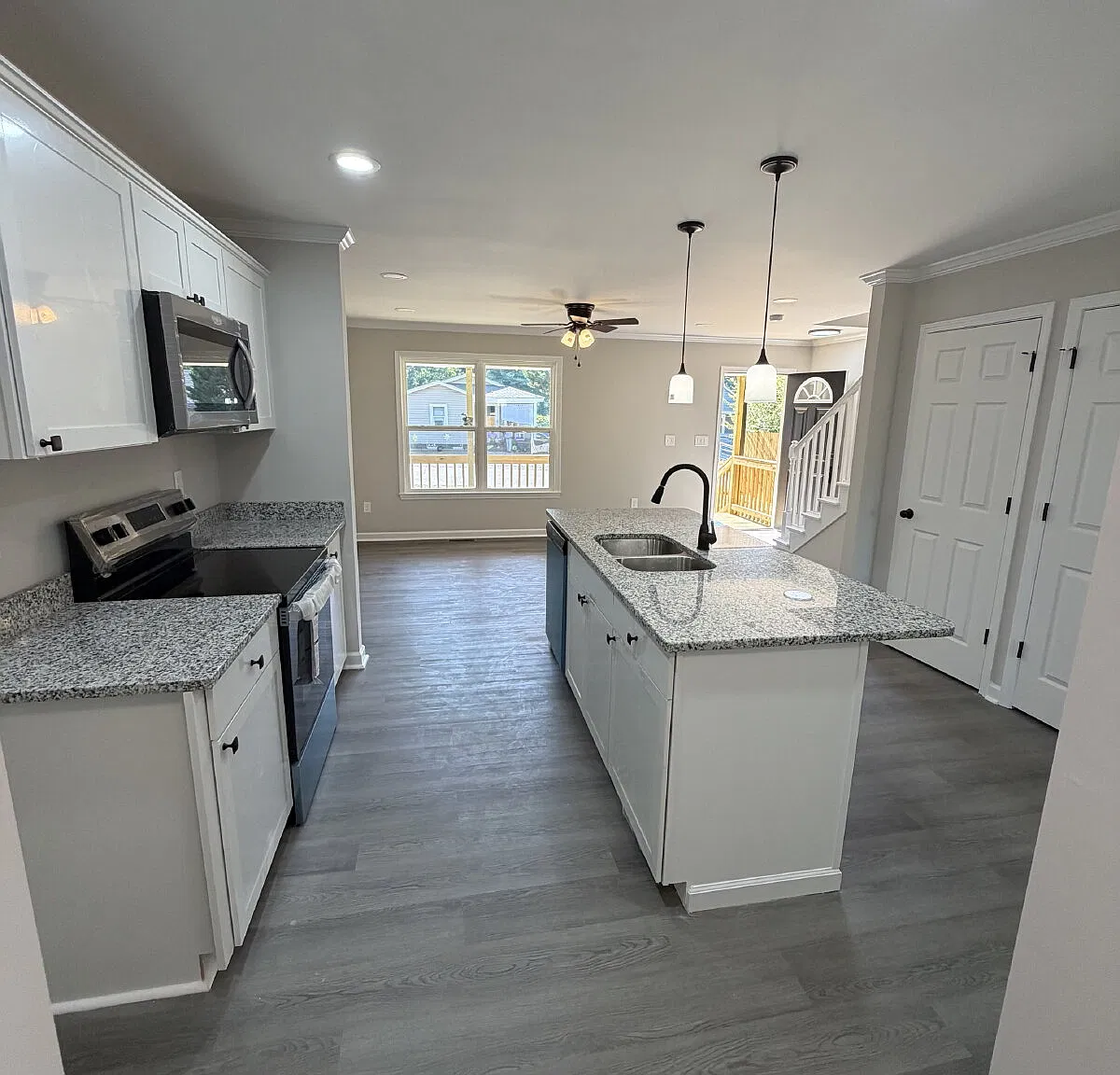 3 bed, 2.5 bath, $1,695 — Photo 4