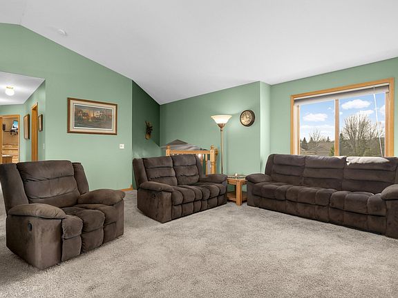 4th image of 34135 Grange Cir