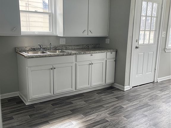 4th image of 3410 W 90th St