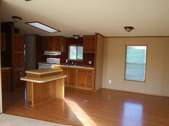 4th image of 1012 Shawn Ave