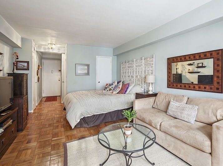 1st image of 321 E 45th St APT 14A