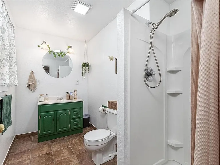 130 Jh Williamson Jr Ct — Photo 6