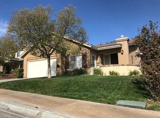 22807 Raintree Ln, Saugus, CA 91390