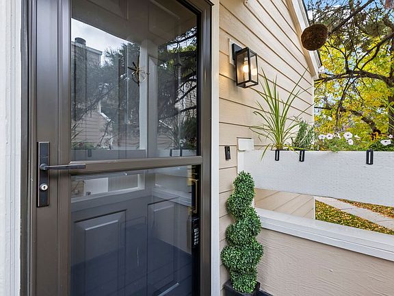 3rd image of 4233 S Richfield Way