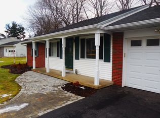 48 Oak Hill Ter, Penfield, NY 14526