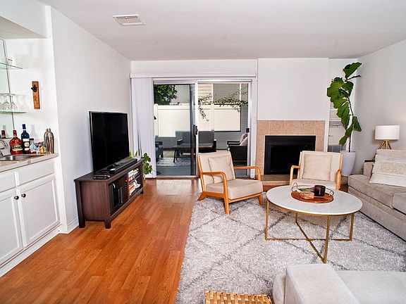 5th image of 18200 Andrea Cir S Unit 3