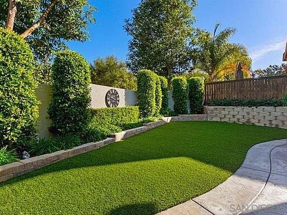 2nd image of 1055 Tesoro Ave