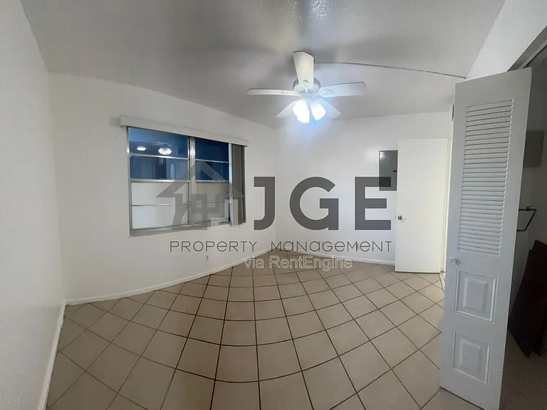 12600 Sw Ct #5-208L — Photo 8