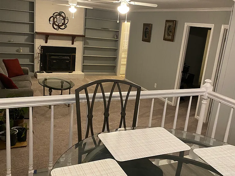 811 Pineland Dr — Photo 5