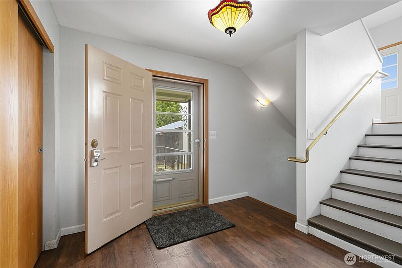 4th image of 1605 S 80th Avenue