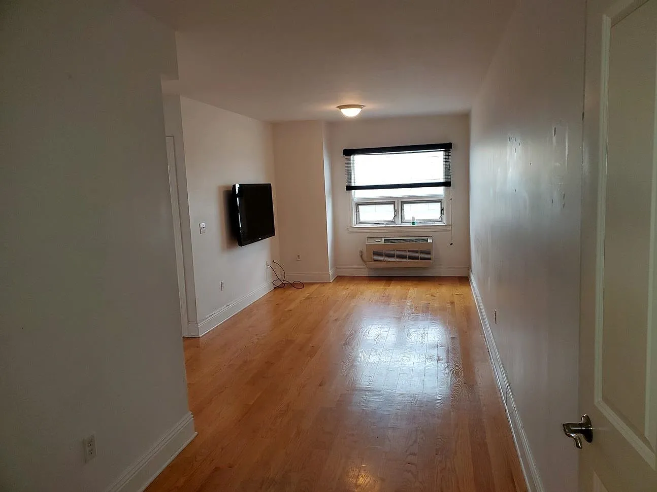 2 bed, 2.0 bath, 826 sqft, $3,200 — Photo 4