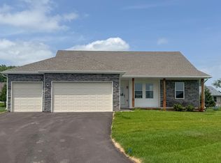 827 Kenai Ct, Roscoe, IL 61073