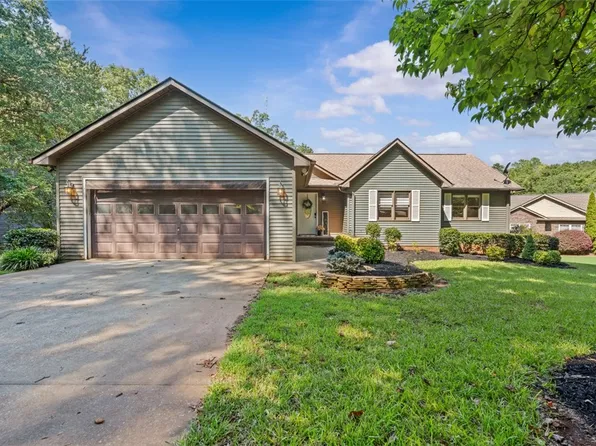 2017 Crystal Bay Ct, Seneca, SC 29672