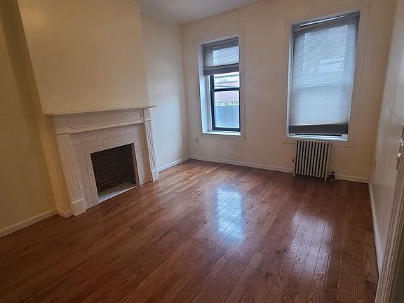 5th image of 18-12 Astoria Blvd #2F