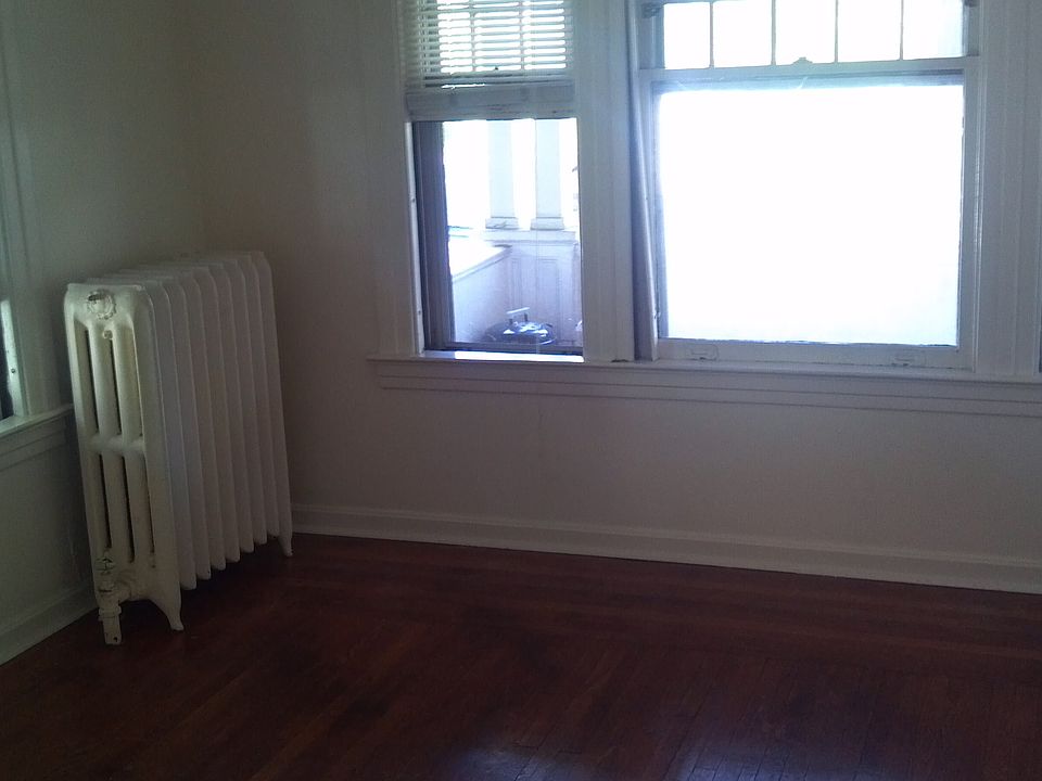 2nd image of 650 Morris St #1
