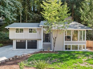 8701 SE 50th St, Mercer Island, WA 98040