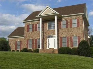 2098 Silver Leaf Dr, Clarksville, TN 37043