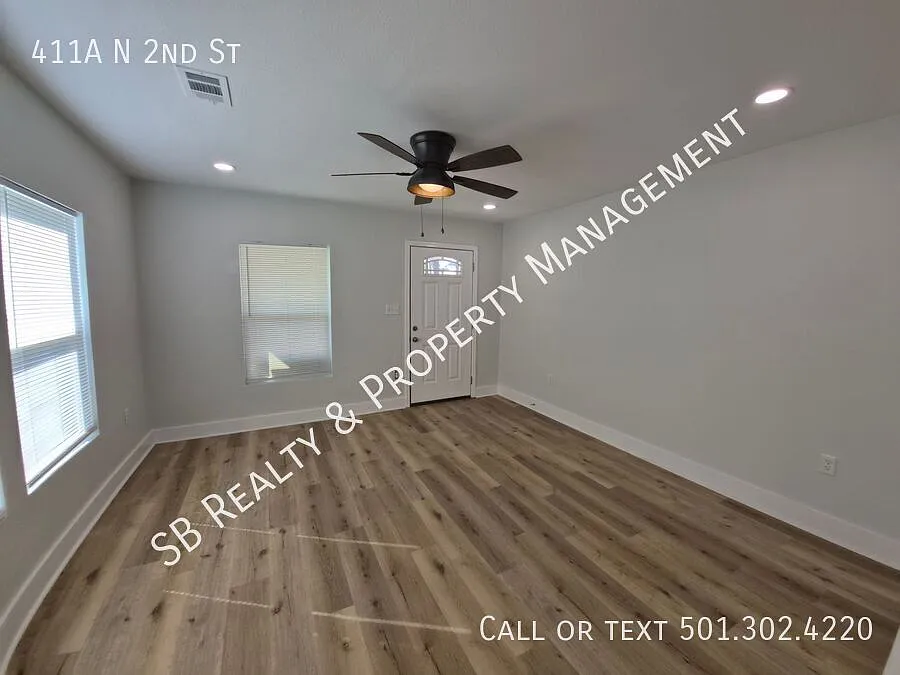 3 Bed 1 Bath — Photo 4