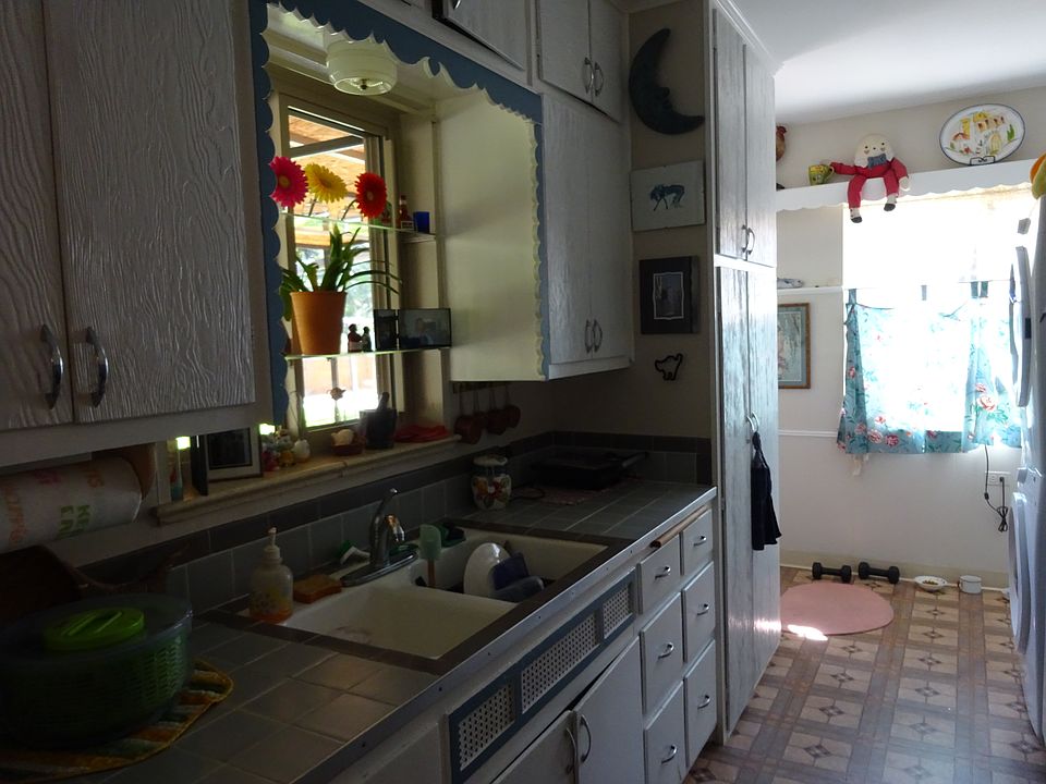 2nd image of 1658 Xenia St