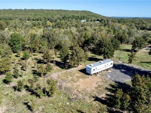 5015 Slaytonville Rd, Hackett, AR 72937