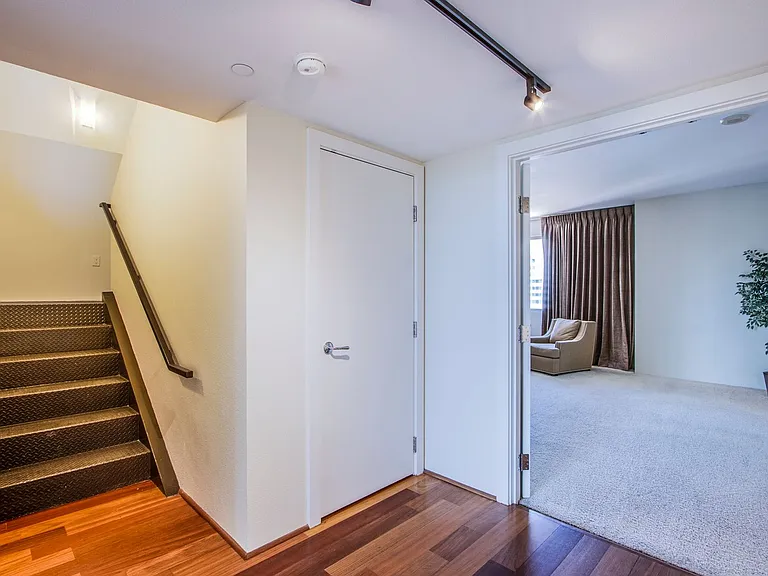 360 E Desert Inn Rd #1008 — Photo 16