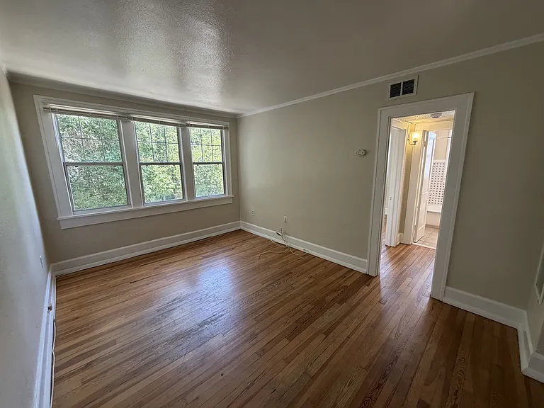 456 13th Ave NE #12 — Photo 3
