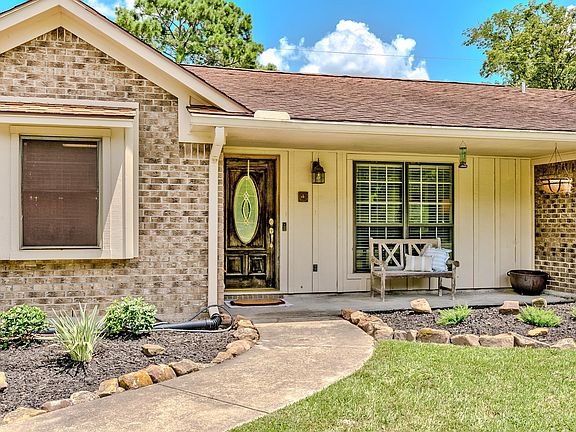 4th image of 10 Briarhill Ln