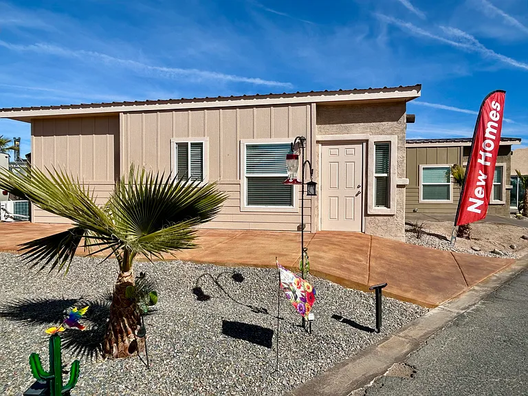 3290 S Montgomery Rd #14 — Photo 2