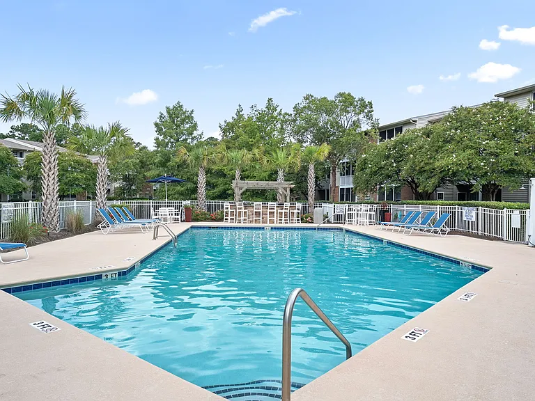 Litchfield Oaks Apartments — Photo 14