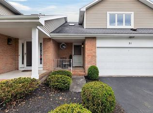 21 Waterford Cir, Rochester, NY 14618