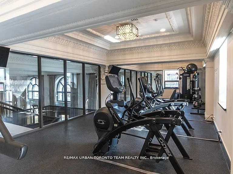 118 King St E #621 — Photo 29