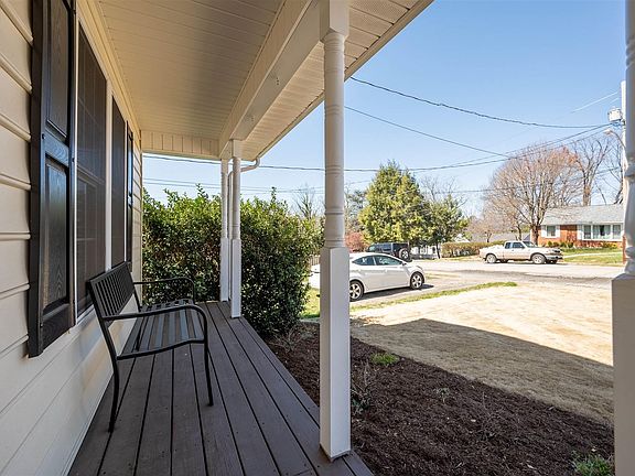 5th image of 2742 Tillett Rd SW