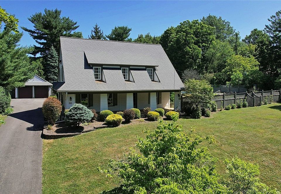 1st image of 211 Collin Ave