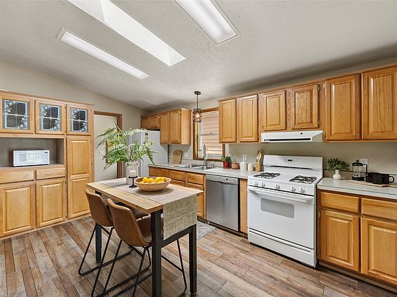 3rd image of 202 S 9th Street