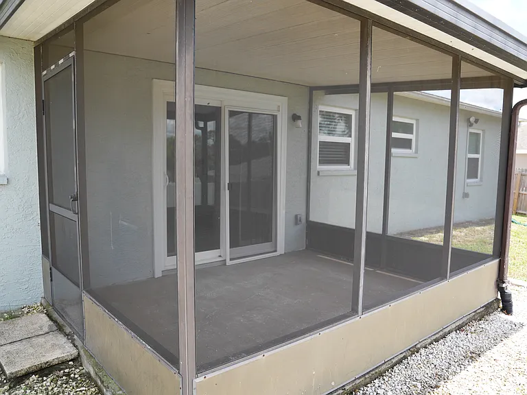 2269 Whitewood Ave — Photo 10