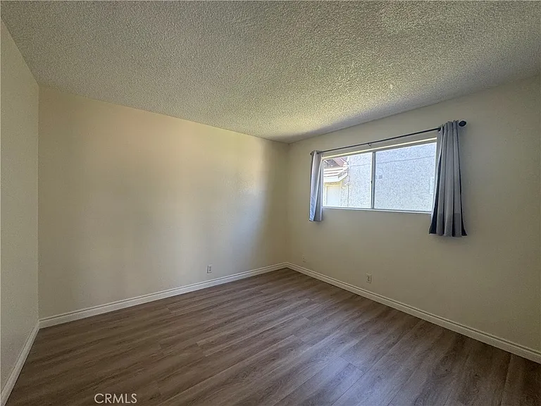 974 N Darfield Ave — Photo 6