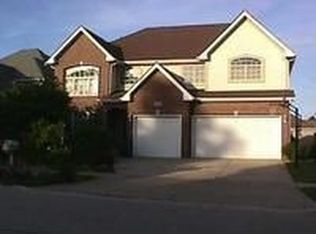 809 Shannon Lake Ct, Westmont, IL 60559