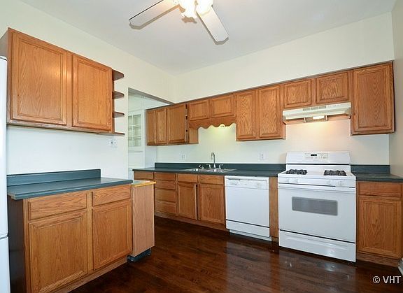 4th image of 2042 W Morse Ave #3