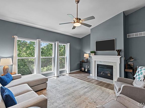 3rd image of 8 Crystal Spring Ct