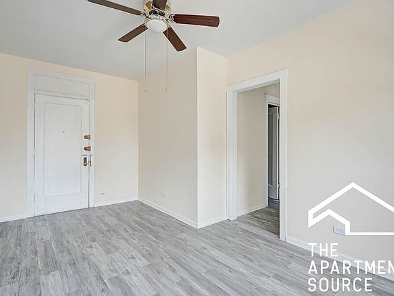 4th image of 2712 N Milwaukee Ave #215A