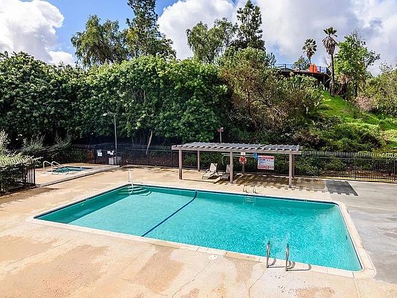 3rd image of 5380 Reservoir Dr