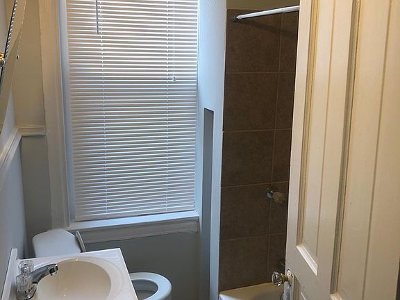 4th image of 4944 Aspen St #A