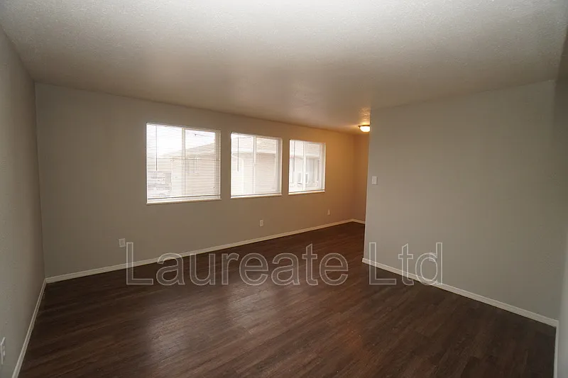 2 bed, 1.0 bath, 900 sqft, $1,195 — Photo 2