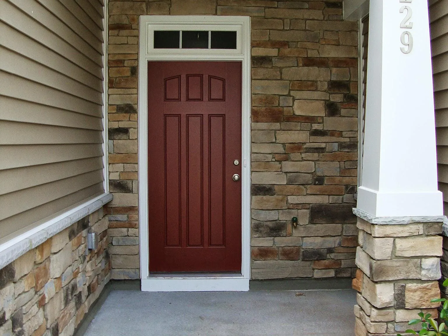 3 bed, 2.5 bath, 1870 sqft, $2,200 — Photo 2
