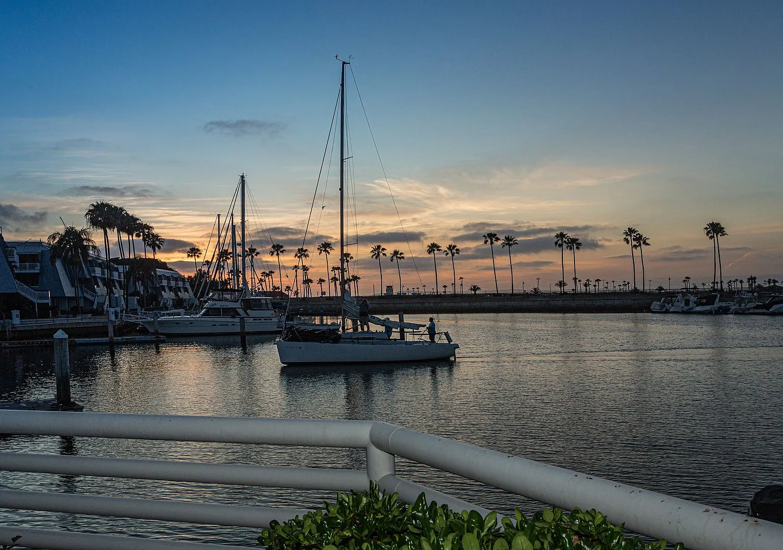 Exquisite Waterfront Gem. — Photo 2