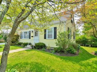1 Lakeside St, Riverside, RI 02915